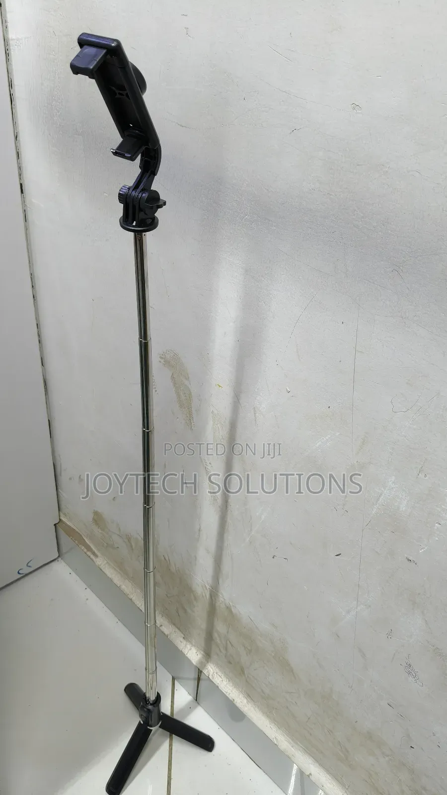 Intergrated Selfie Stick
