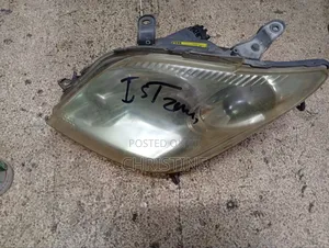 Toyota Ist Headlight
