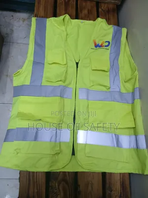 Multiple Pockets Luminous Green Tailored Locally Reflectors