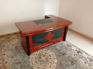 Modern Office Desk (Executive Tables)