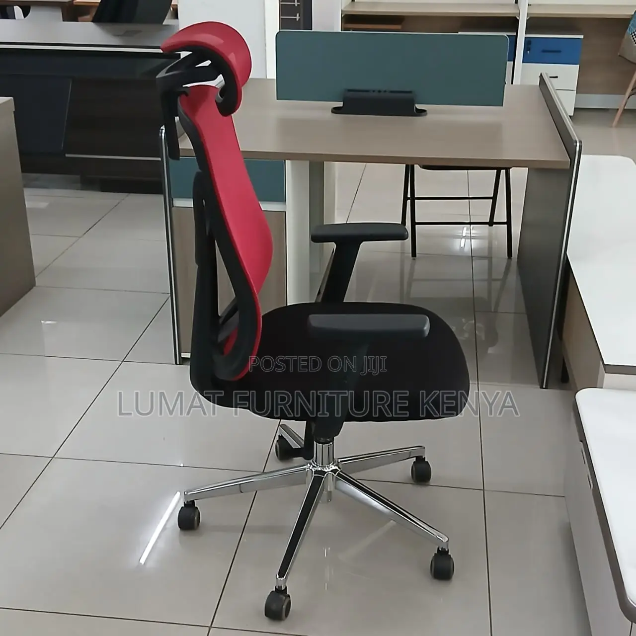 Red Back Ergonomic Office Seat
