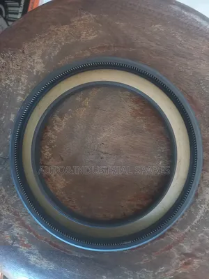 Nissan Ud Rear Wheel Hub Inner Oil Seal
