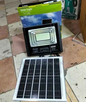 New Solar Flood Light 200w With Sensor and Remote