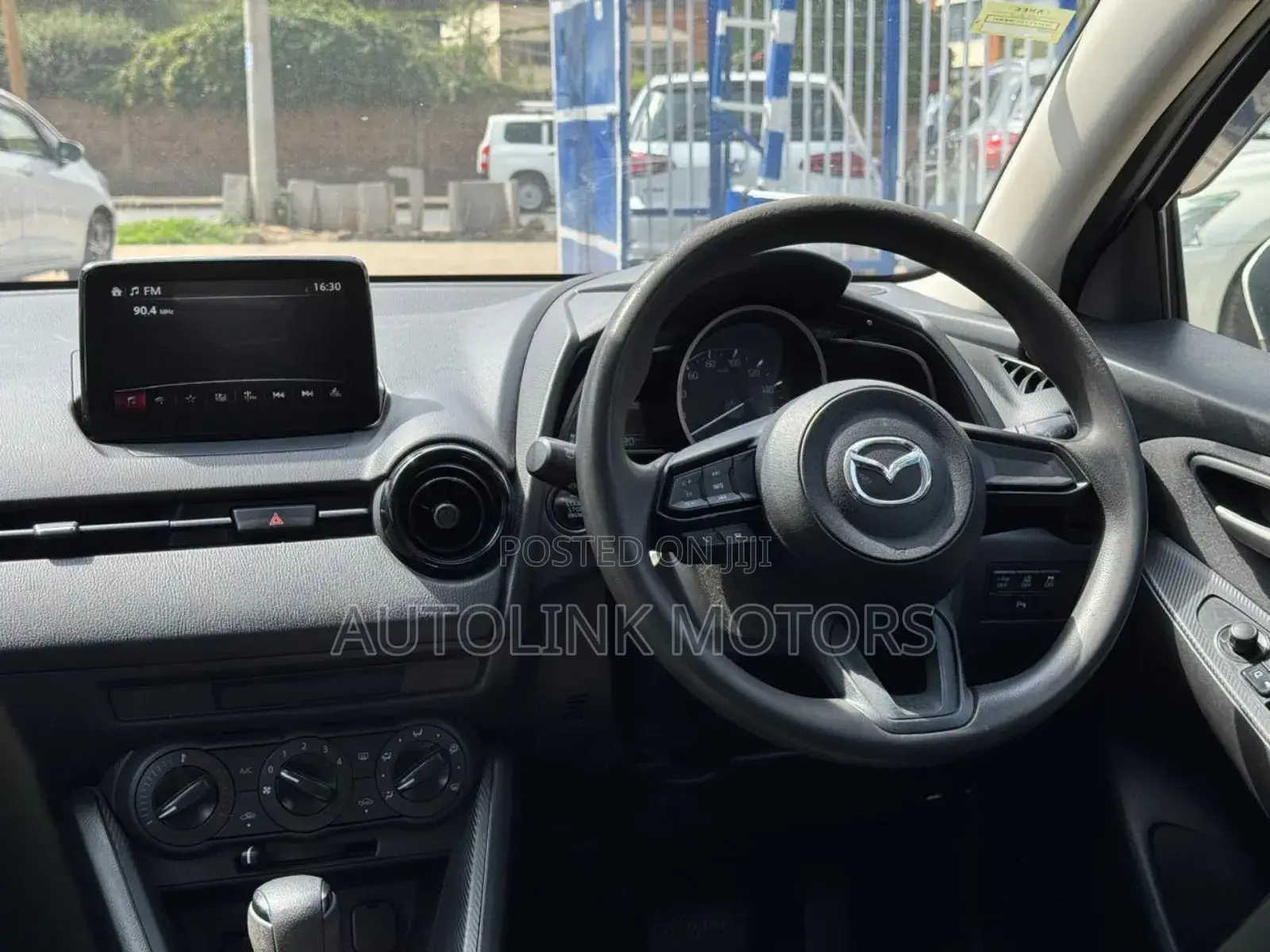 Mazda 2 2020 White