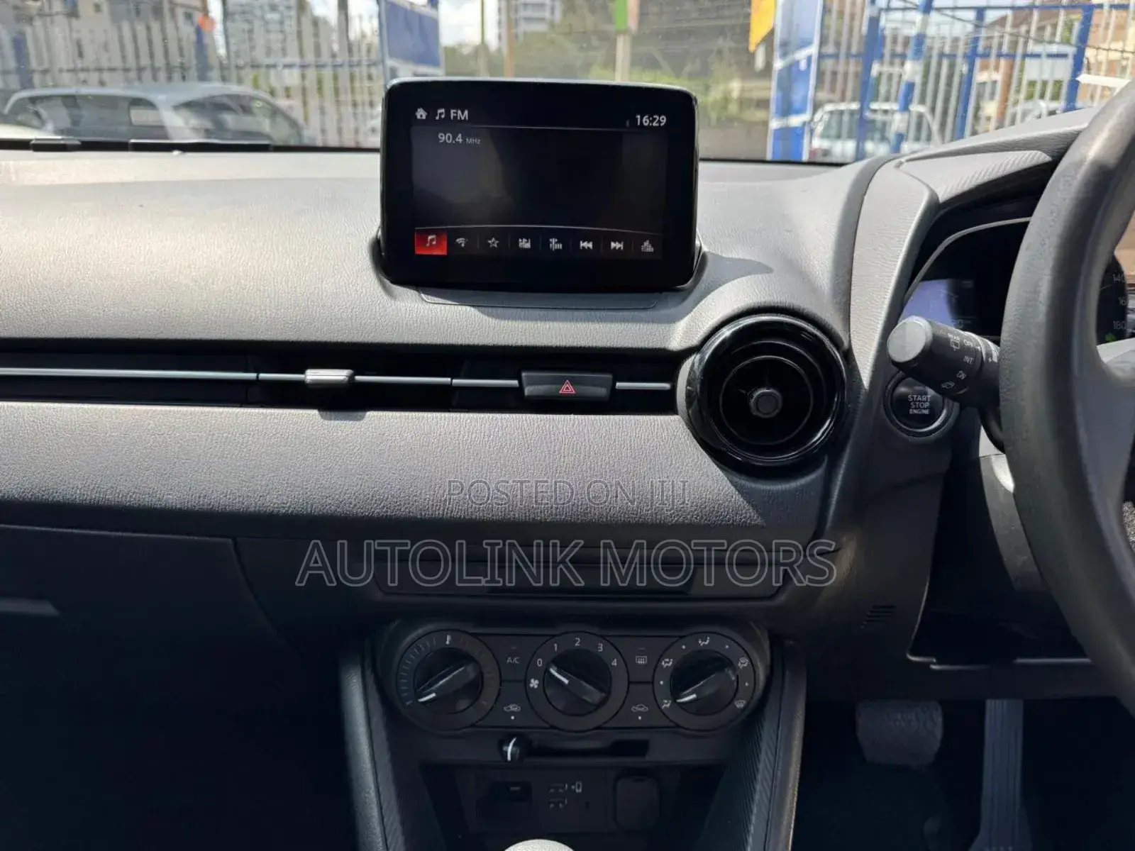 Mazda 2 2020 White