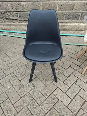 Black Padded Eames Chair