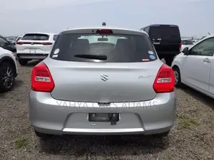 Suzuki Swift 2018 Silver