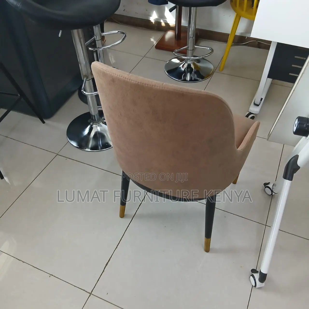 Mid Modern Back Dining Seat