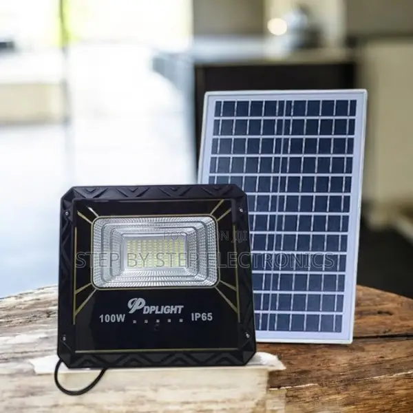 100w Solar Floodlight Ip66 Waterproof With High Brightness Solar Panel