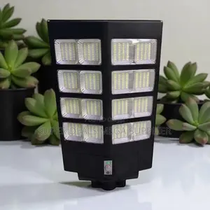 2000w Solar Lamp With Enhanced Lighting Area Energy Efficient Design