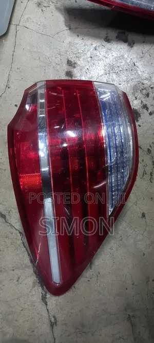 Crown 2010 Taillight
