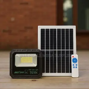 100w Solar Flood Light Rustproof Design Remote Control Waterproof