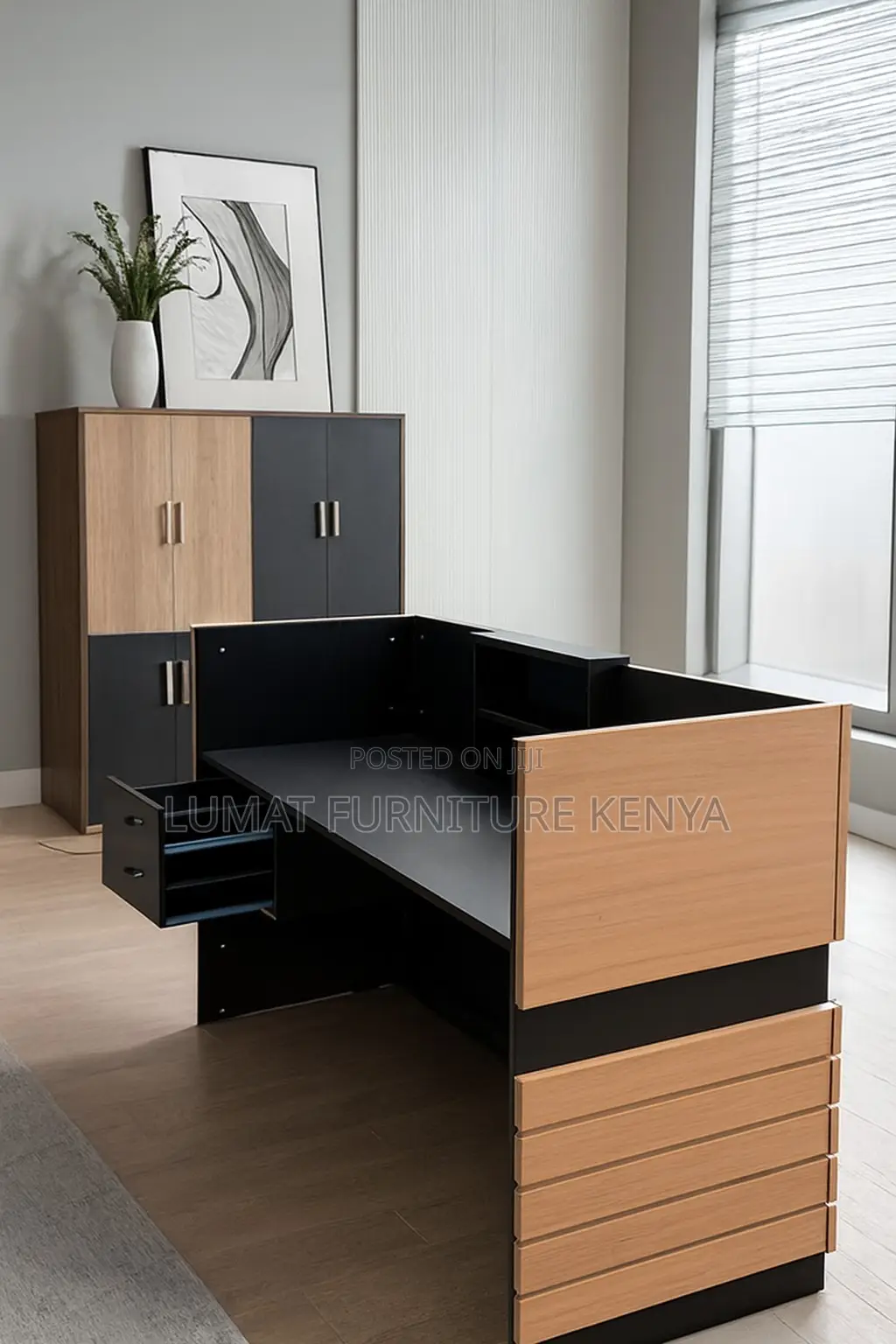 Welcome Desk, Service Counter