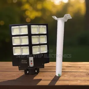 High Power 1000w Solar Street Light Reliable Lighting Long Lasting