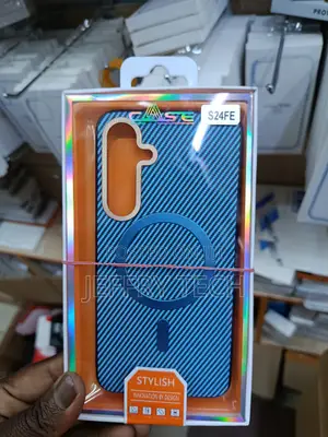 Guagua Samsung S24 Fe Magnetic Case With Carbon Fiber Texture Design