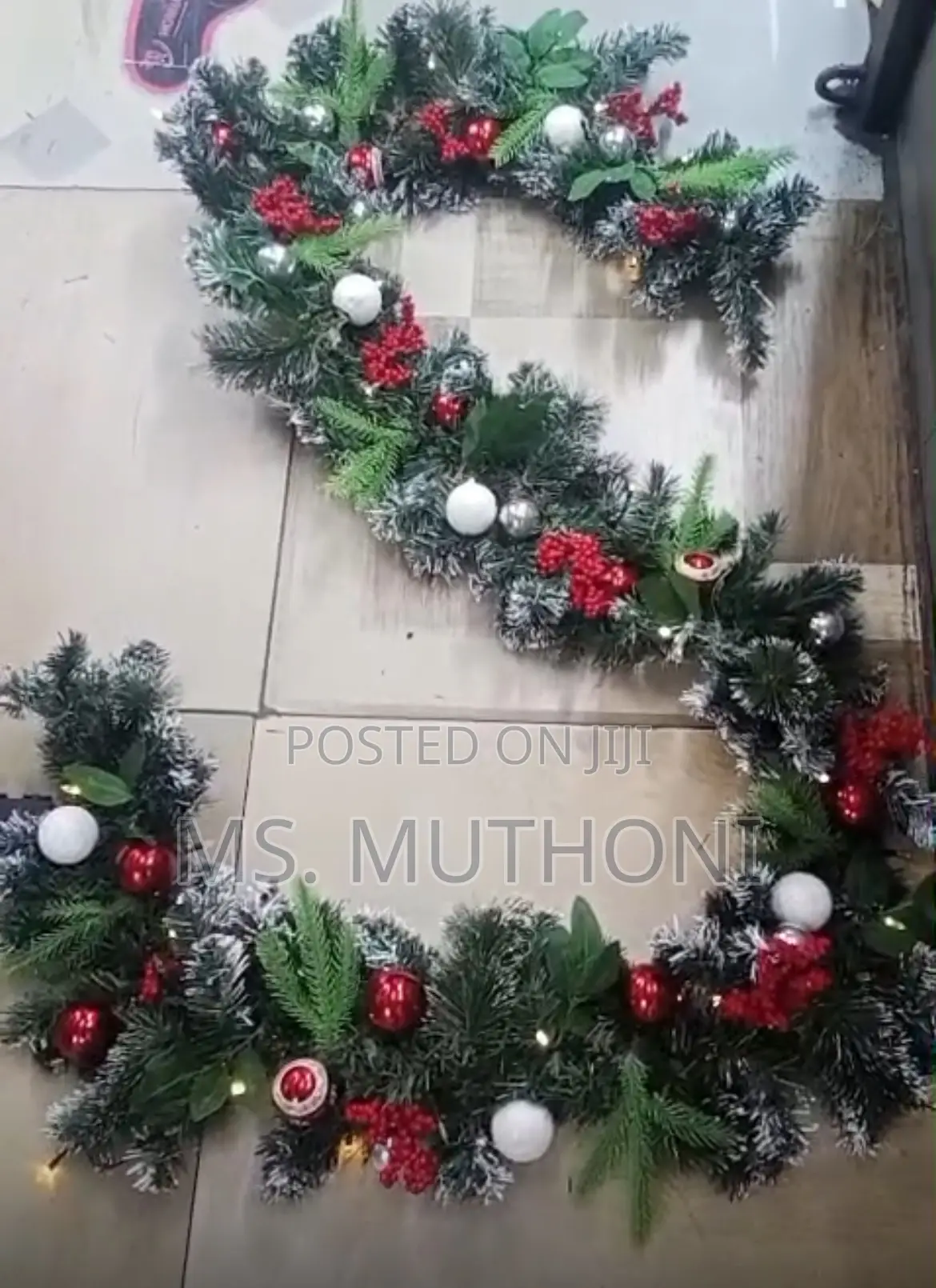 2.7m Festive Decorative Garland With Decorations and Led Light