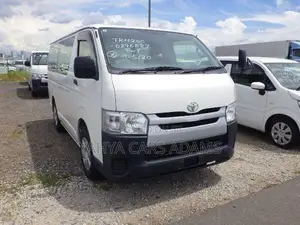 Toyota HiAce 2019 White