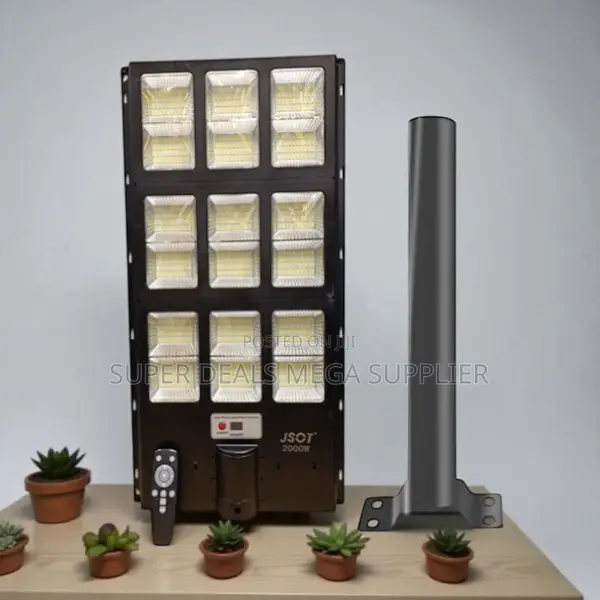 2000w Outdoor Solar Light With High Brightness Durable Construction