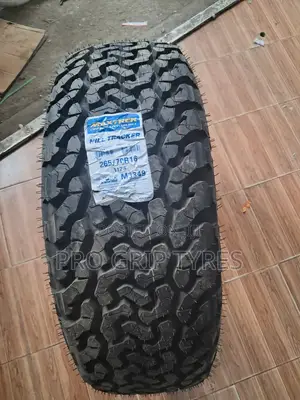 Maxtrek Hill Trucket 265/70r16