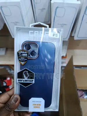 Eepes iPhone 15 Case With Lens Stand and Camera Lens Protector