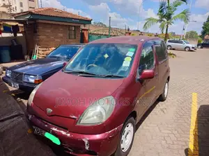 Toyota Fun Cargo 2003 Red