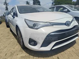 Toyota Avensis 2018 White