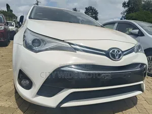 Toyota Avensis 2018 White