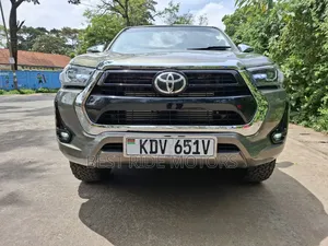 Toyota Hilux Revo Double Cab Deisel 2.4 AWD 2022 Gray