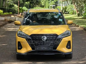 Nissan Kicks 2020 Yellow