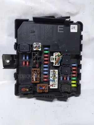 Nissan Pathfinder 2006-2015 Fuse Box
