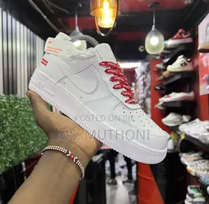 Unisex White Sneakers in White Leather. Sizes:40,41,42,43,44