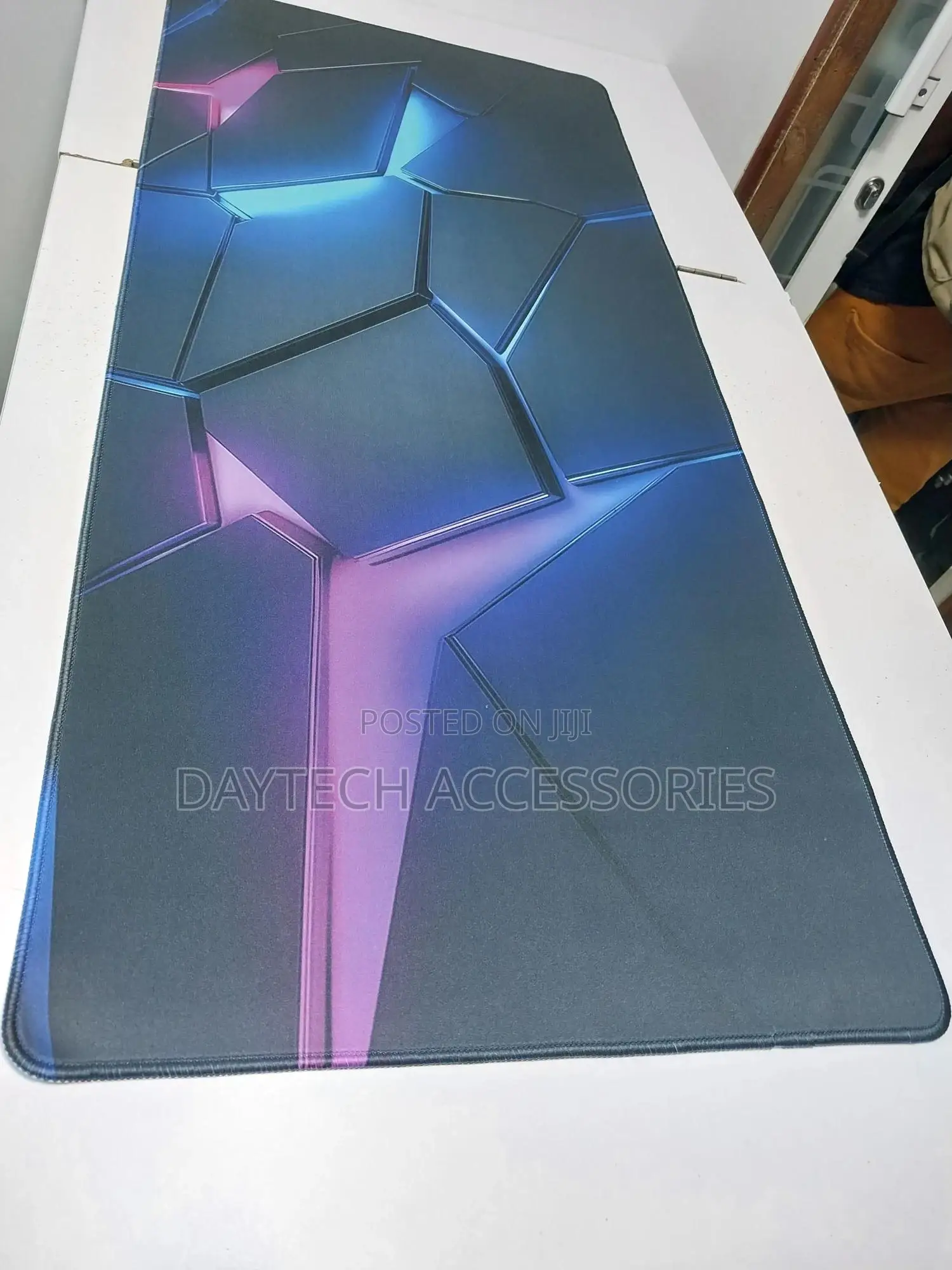An Extended Large-Sized Gaming Mouse Pad