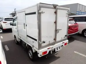 Suzuki Carry Freezer Truck
