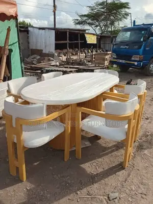 Mahogany Wood Dining Table With 6 Chairs