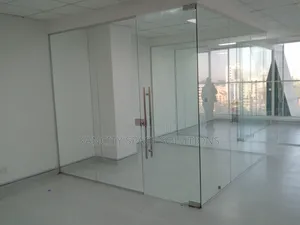 Frameless Partitions With Glass Door Complete With Accessories