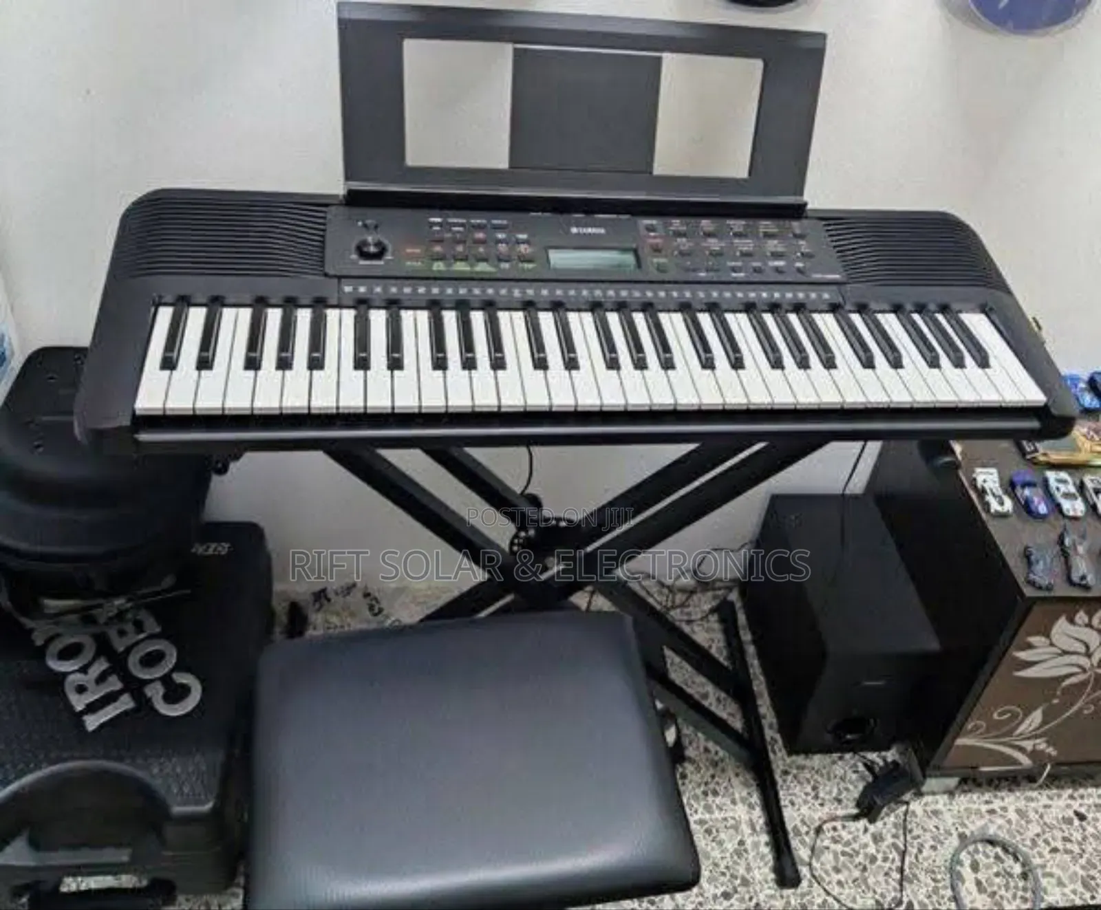 Yamaha PSR - E383 Standard Keyboard