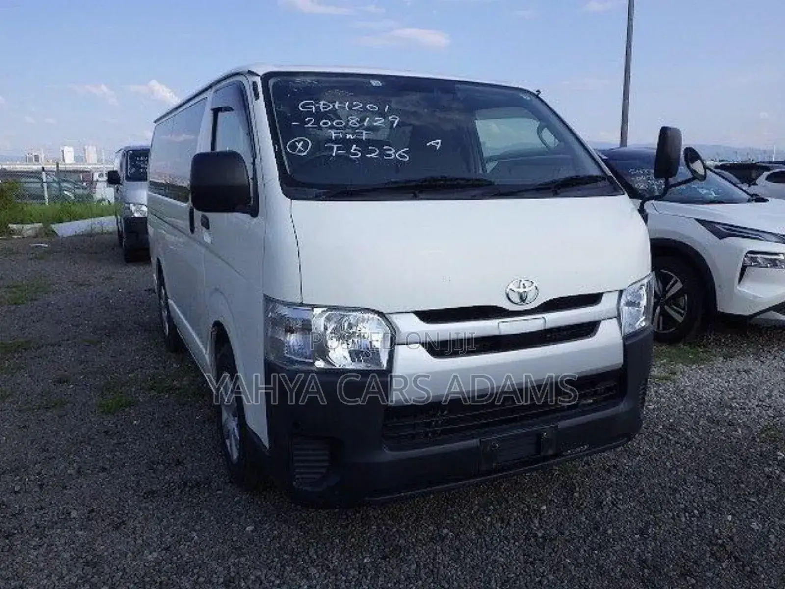 Toyota HiAce 2019 White