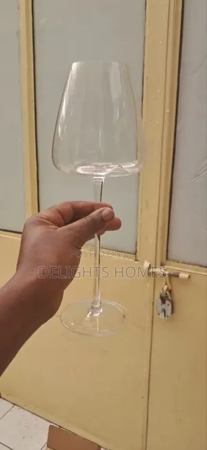 Long Stem Luxurious Wine Glasses_nje