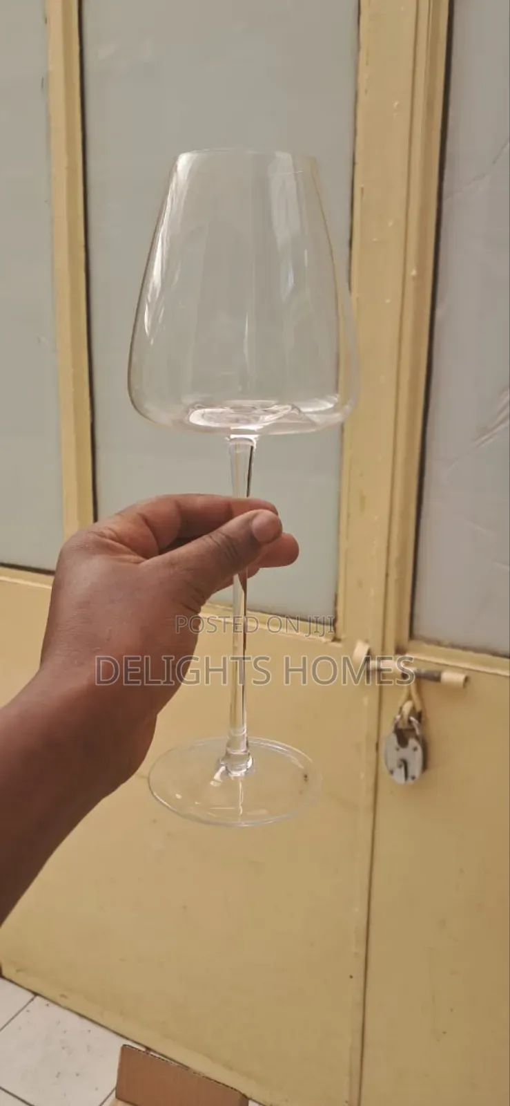 Long Stem Luxurious Wine Glasses_nje