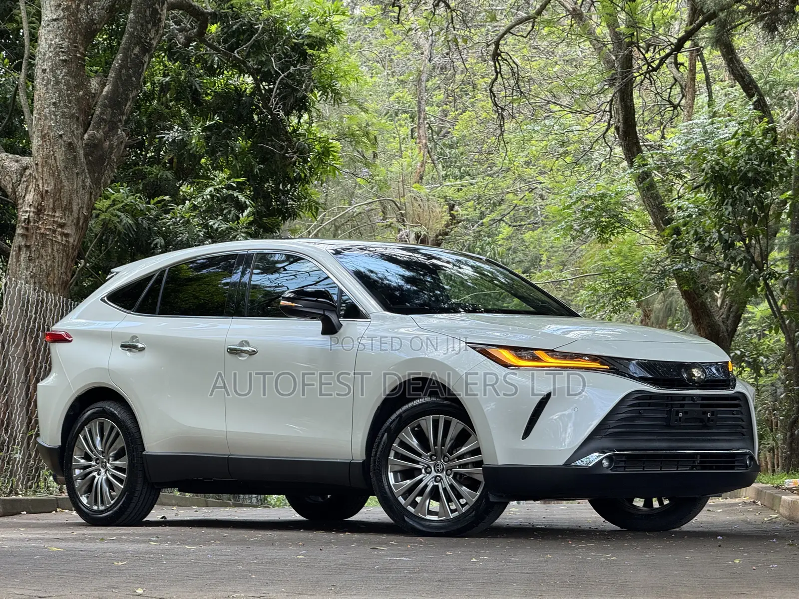 Toyota Harrier 2.0 2020 White