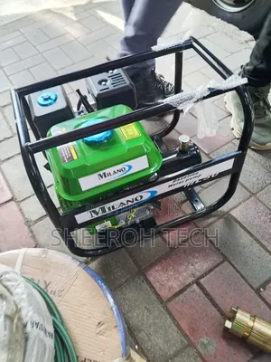 Milano Concrete Pocker Vibrator