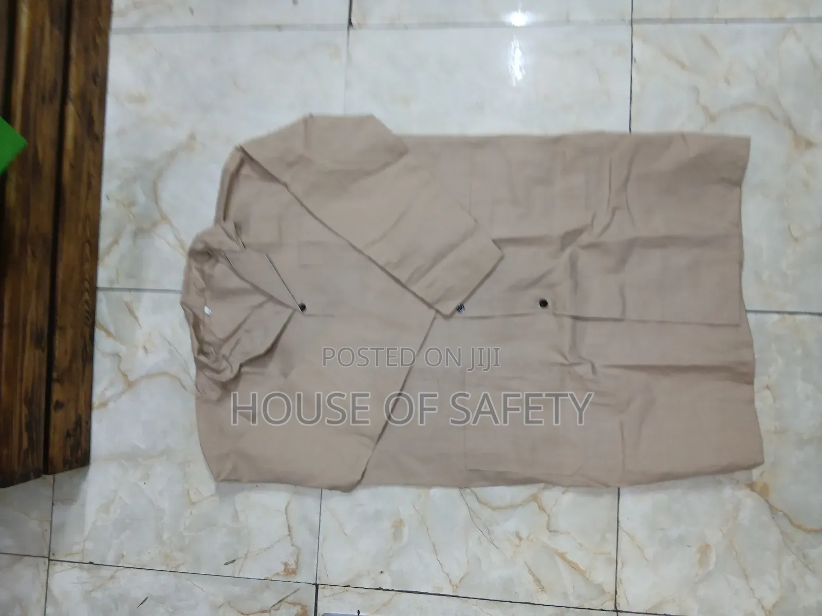 Durable Material Dust Coats to Ensure Longevity