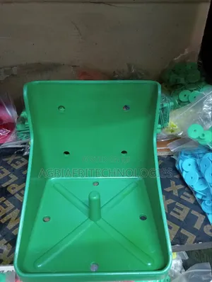 Salt Holder for Holding Cattle Salt Lick Block.