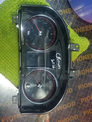 Toyota Crown Dashboard Gauge Cluster/ Speedometer Clock