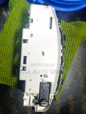 Vitz Genuine Dashboard Speedometer Gauge/Clock