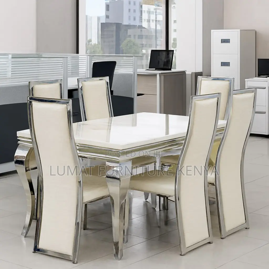 Classic Six-Seater Dining Arrangement