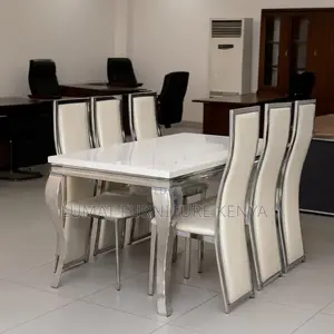 Classic Six-Seater Dining Arrangement