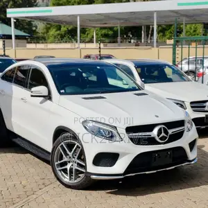 Mercedes-Benz GLE-Class GLE 350d 4MATIC 2017 White