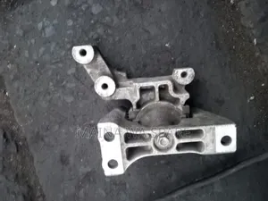 Nissan Juke Engine Mounting