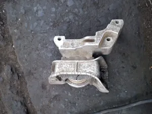 Nissan Juke Engine Mounting